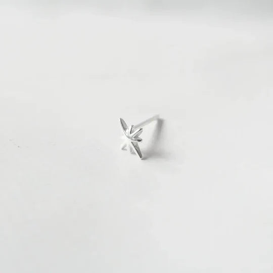 不對稱星形耳針（925 純銀）