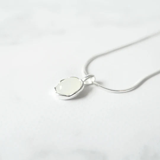 月光石項鍊，柔和暈彩光澤，小顆月光石設計，925 純銀簡約項鍊
