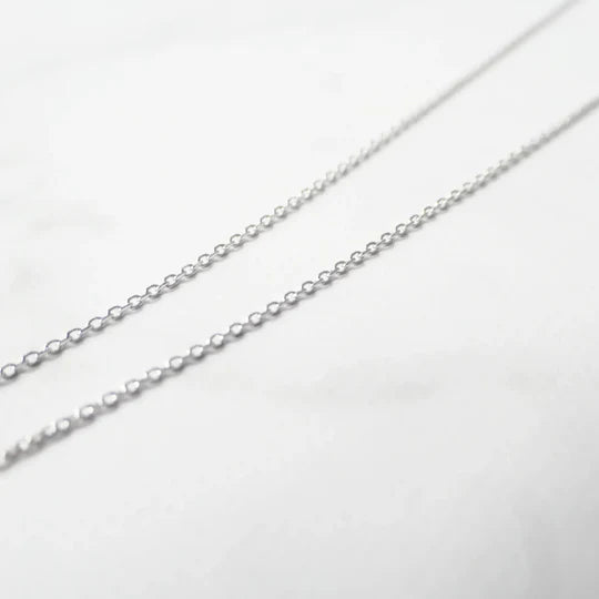 母貝鯨尾項鍊，天然白蝶貝虹彩光澤，925 純銀鍍鉑金設計，海洋意象項鍊