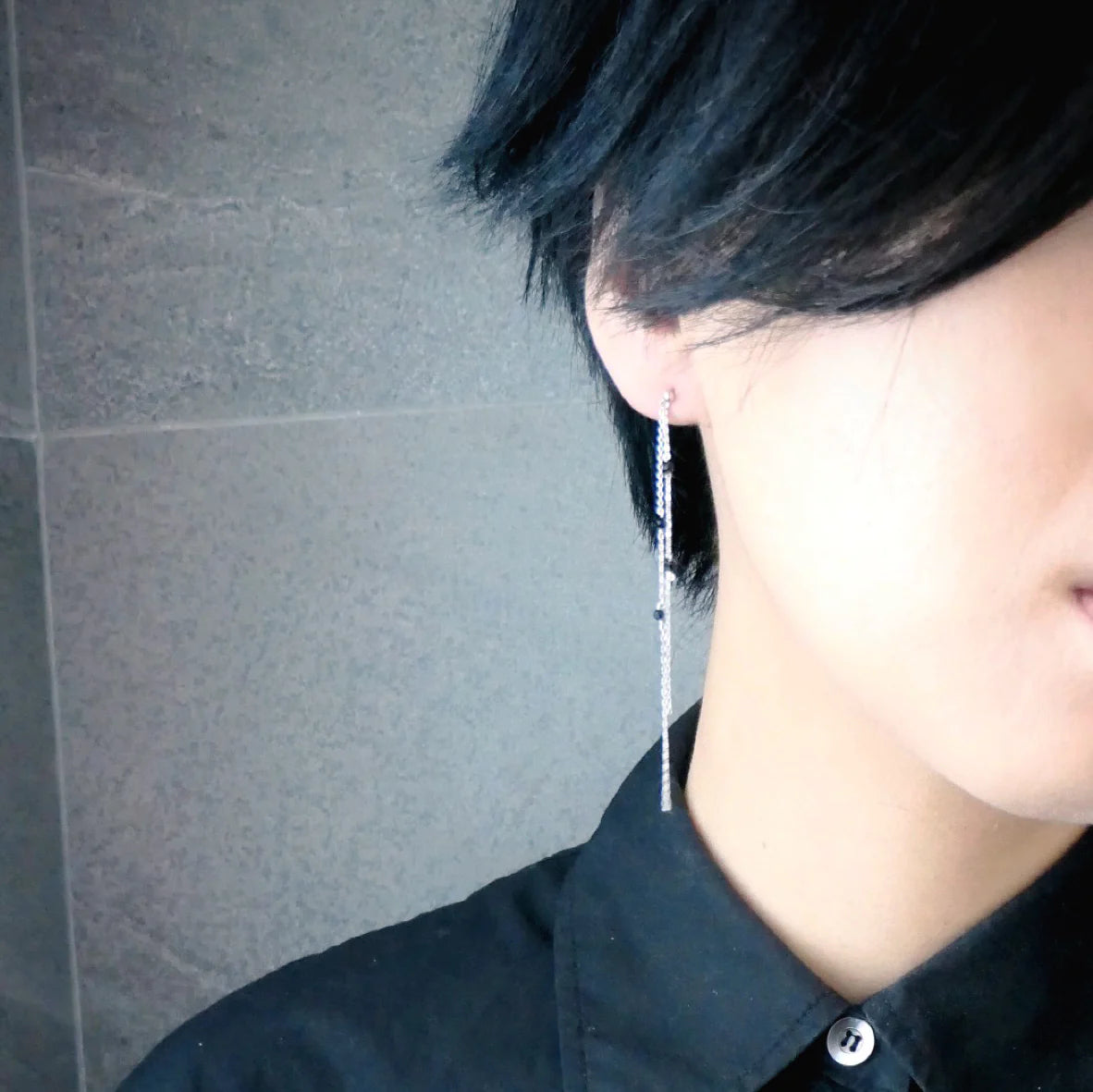 黑瑪瑙垂墜耳針（925 純銀・14K 白金鍍層・黑瑪瑙）