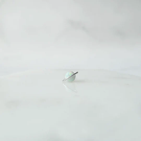 星球造型蛋白石耳針（925 純銀、抗氧化銠層、蛋白石）