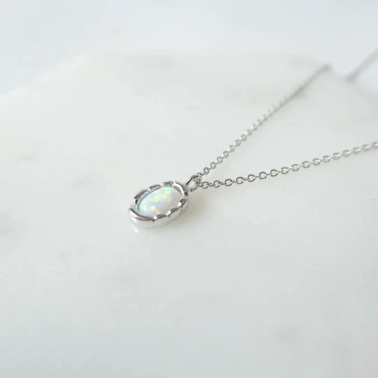 天然蛋白石項鍊，虹彩遊色效果，925 純銀鍍鉑金設計，簡約細鍊項鍊