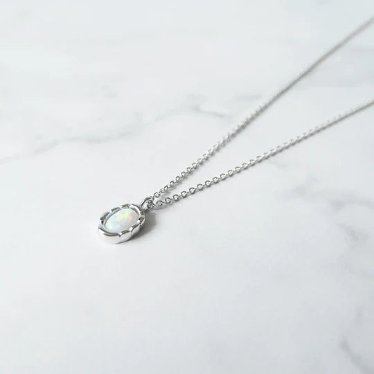 天然蛋白石項鍊，虹彩遊色效果，925 純銀鍍鉑金設計，簡約細鍊項鍊