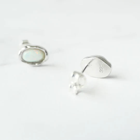 蛋白石耳針（925 純銀、抗氧化銠層、蛋白石）