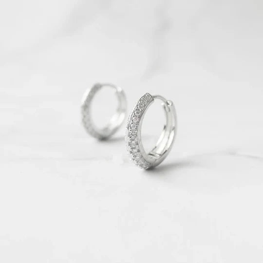 鋯石密鑲圓環耳環（925純銀／抗氧化銠層）