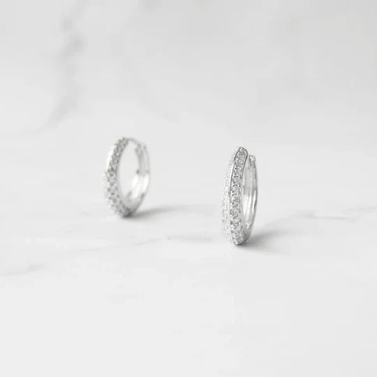 鋯石密鑲圓環耳環（925純銀／抗氧化銠層）