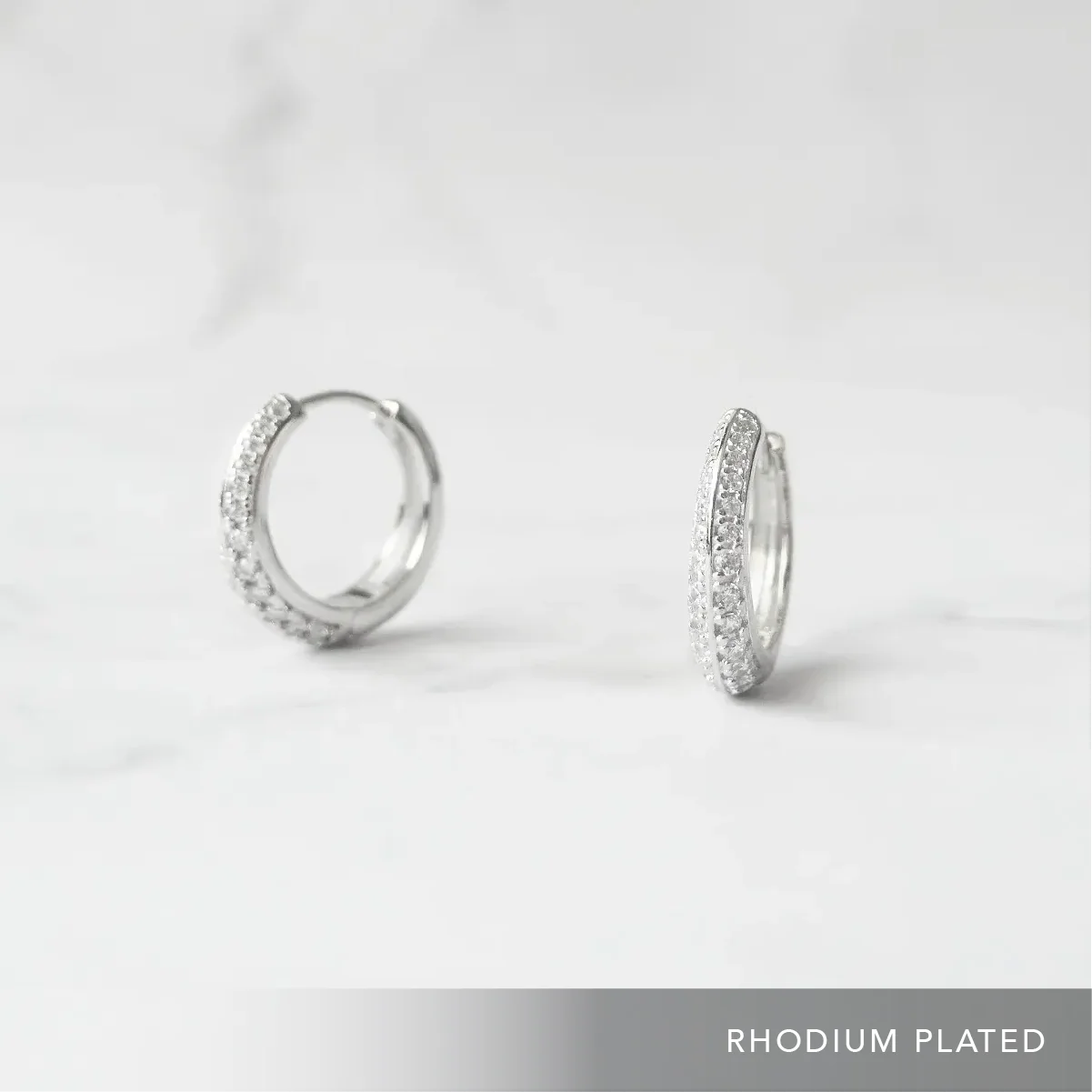 鋯石密鑲圓環耳環（925純銀／抗氧化銠層）