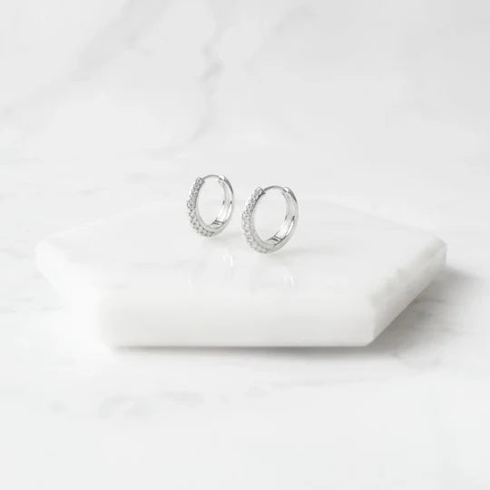 鋯石密鑲圓環耳環（925純銀／抗氧化銠層）