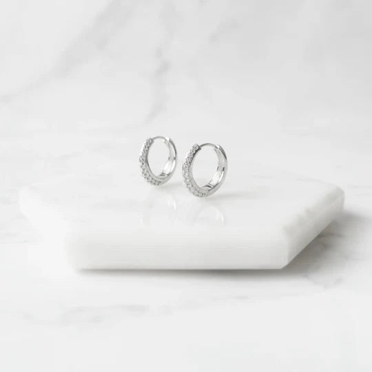 鋯石密鑲圓環耳環（925純銀／抗氧化銠層）