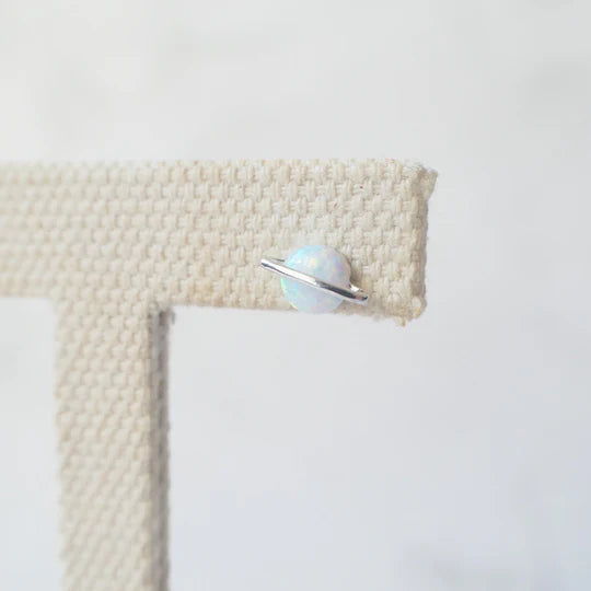 星球造型蛋白石耳針（925 純銀、抗氧化銠層、蛋白石）