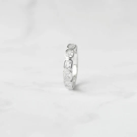 方形切割鋯石圈式耳環，幾何排列光澤設計，925 純銀鍍鉑金耳環