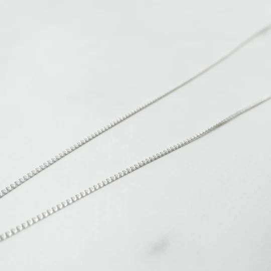 鯨尾純銀吊墜項鍊，海洋意象設計，925 純銀材質，簡約守護系項鍊